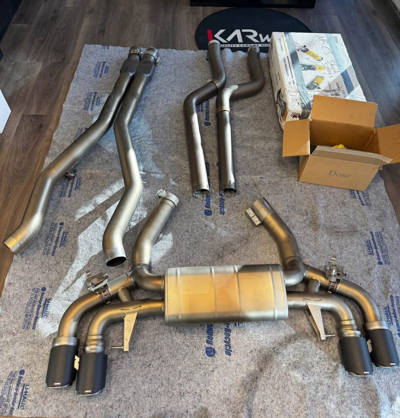 Akrapovic Evolution Line Titanium Exhaust For BMW M5 Europe Akrapovic Evolution Line Titanium Exhaust For BMW M5 Europe